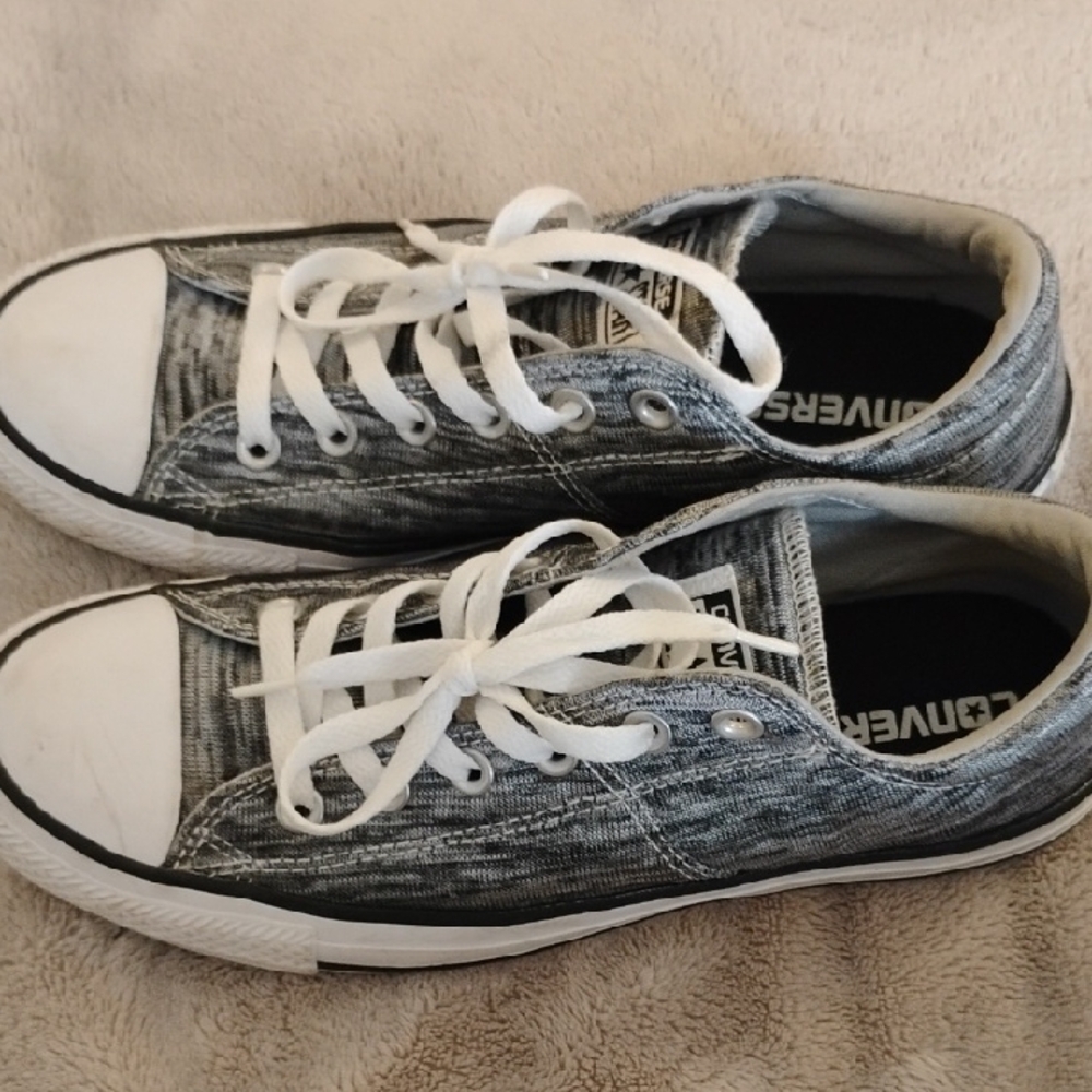 Converse Gray and White Low-Top Sneakers Size 9